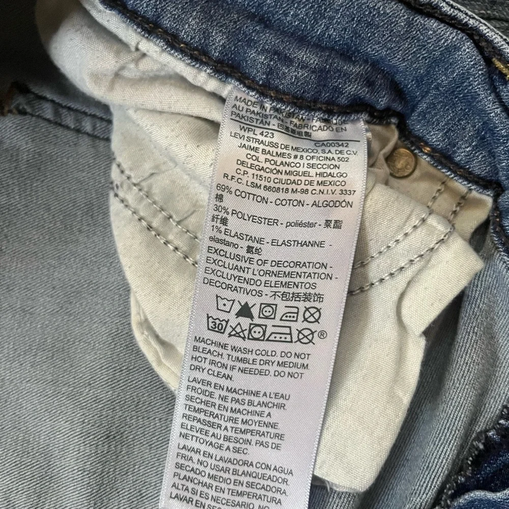 Levi Strauss Signature Denim Stretchy Shorts Size 20  W35